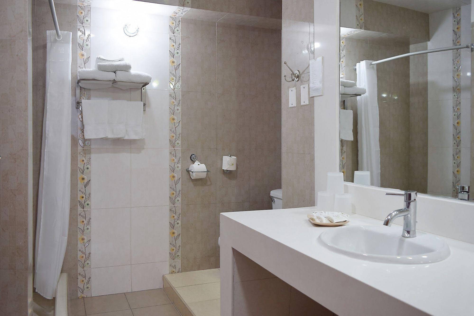 Gran Mundo Hotel & Suites Lima Exterior photo