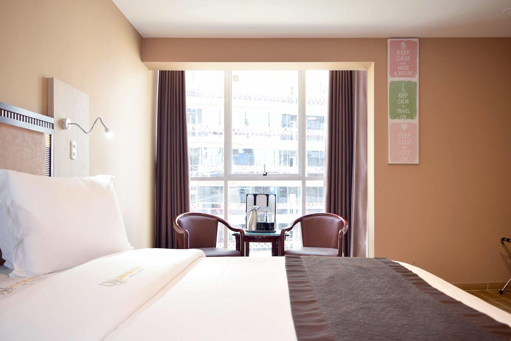 Gran Mundo Hotel & Suites Lima Exterior photo